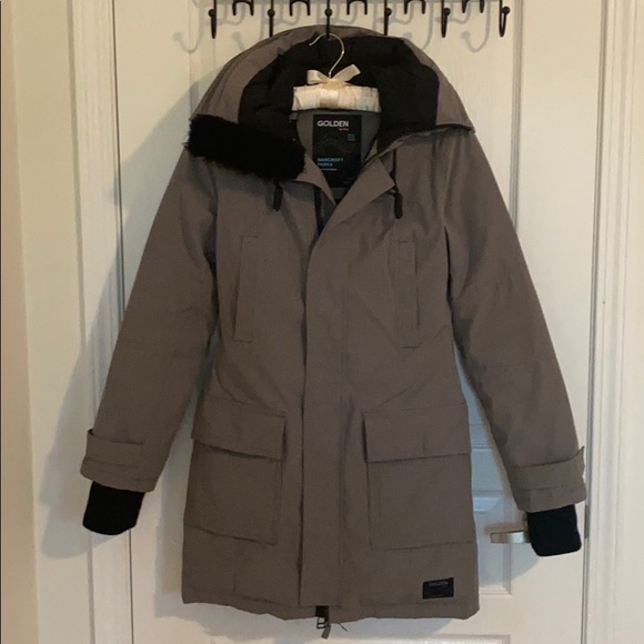 COPY - Aritzia, Bancroft Down Parka. - Picture 2 of 7